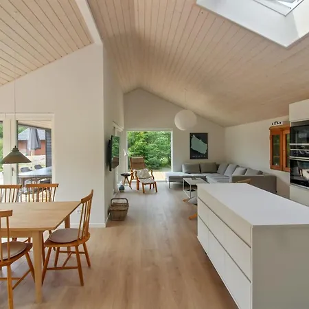 Iivo - 350m From The Sea By Interhome *
